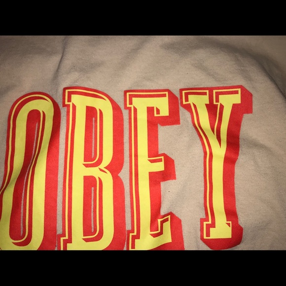 OBEY CROP TOP - Picture 2 of 2